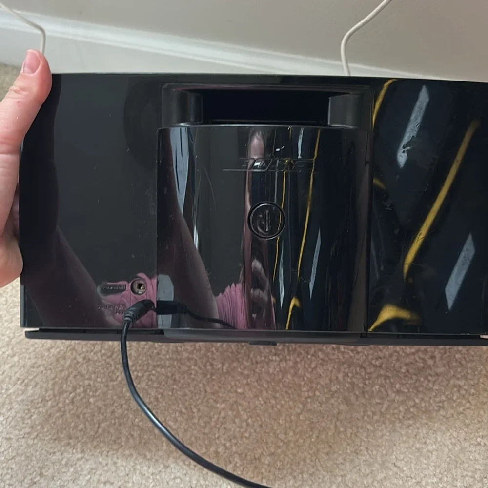 Bose SoundDock Portable Digital Music System - Picture 3 of 4